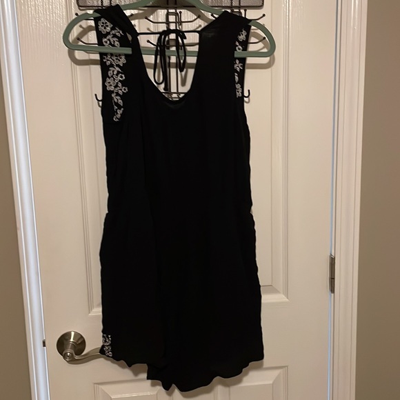 Rue21+ Embroidered Plus Size Romper Size 1XL - Picture 5 of 6